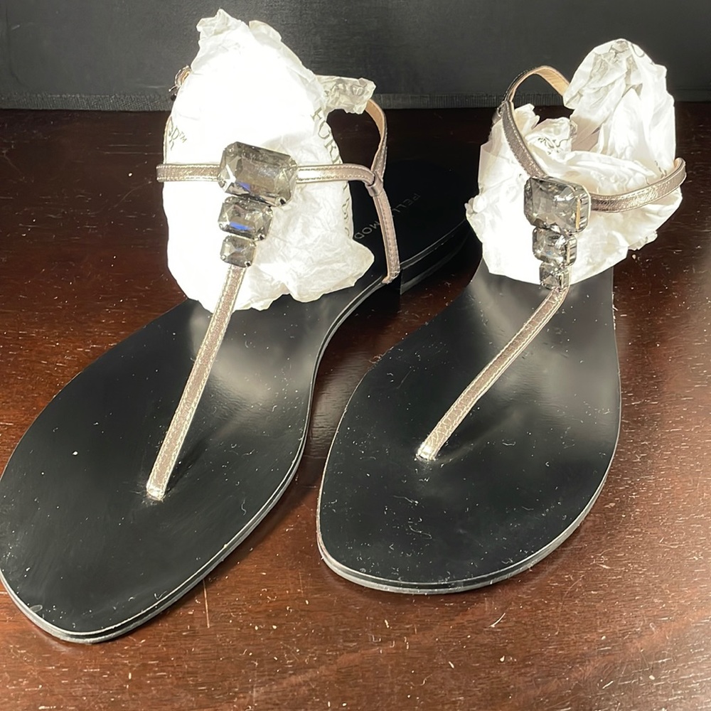 Pelle Moda thong sandals with jewel detail in pewter